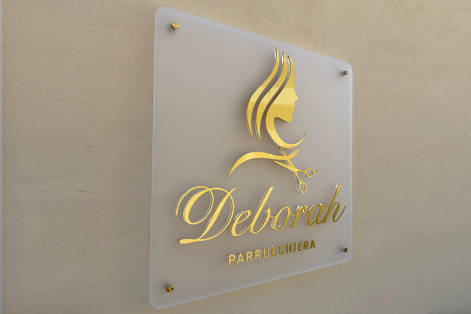 Insegne e targhe di lusso per uffici, studi e negozi