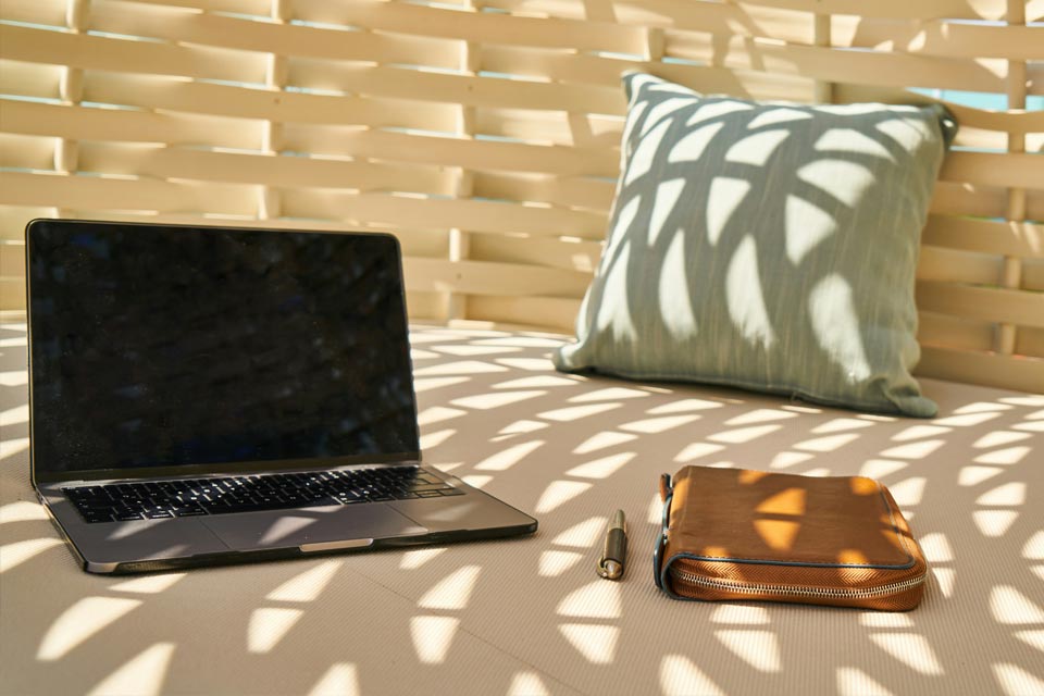 Come restare visibili online in agosto